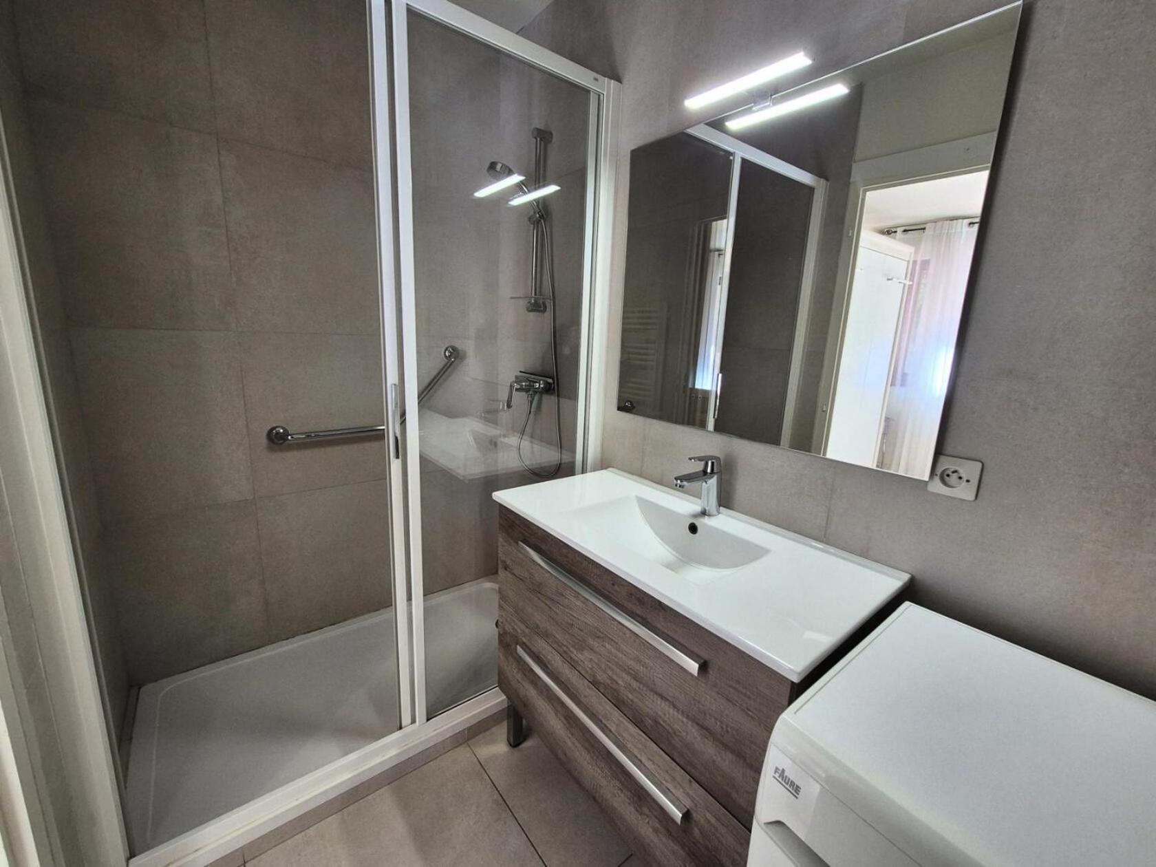 Le Saint Charles A - Agreable Et Lumineux A 50m Des Thermes Chevalley ! Mae-7754 *